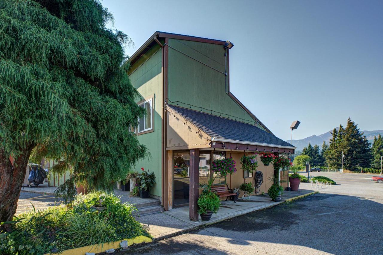 Columbia Gorge Inn Cascade Locks Exteriör bild